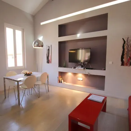Le Duplex Apartment *
